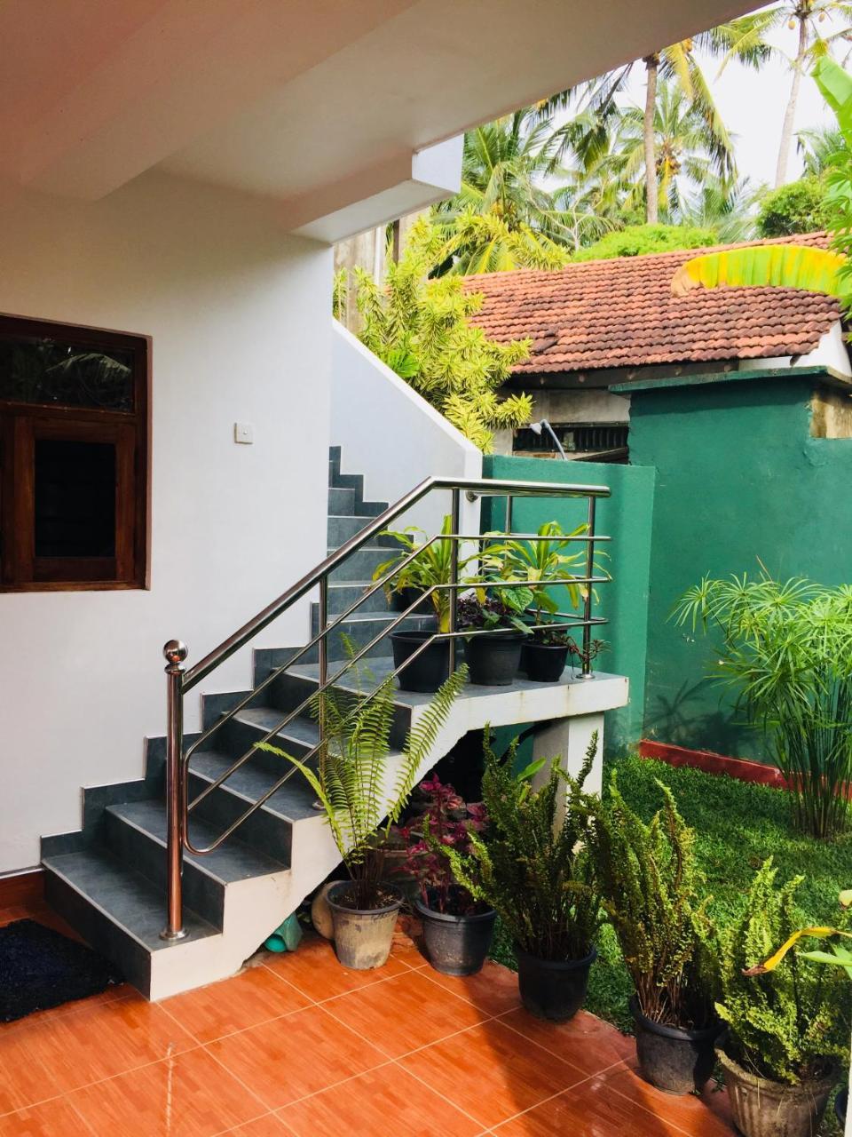 Sanjula Apartments Hikkaduwa Ngoại thất bức ảnh